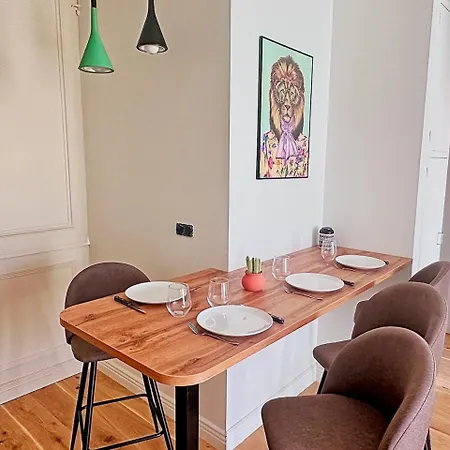 Apartment Chic & Elegant *