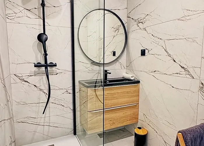 Apartment Chic & Elegant