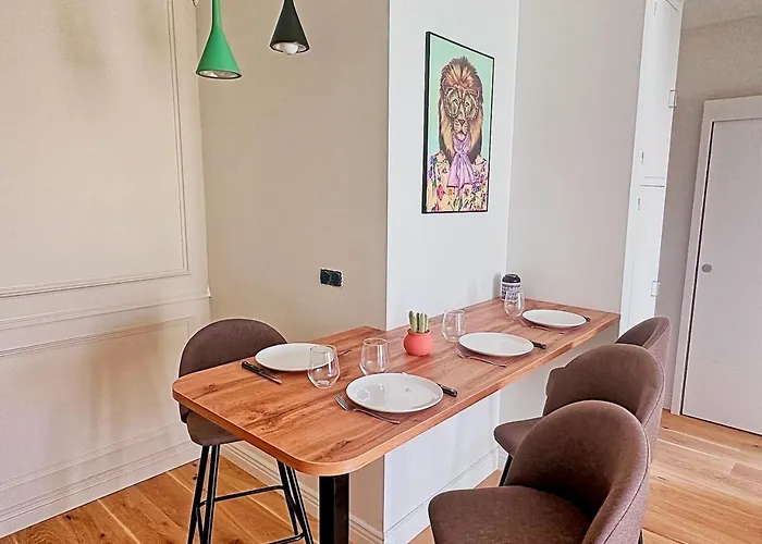 Apartment Chic & Elegant *